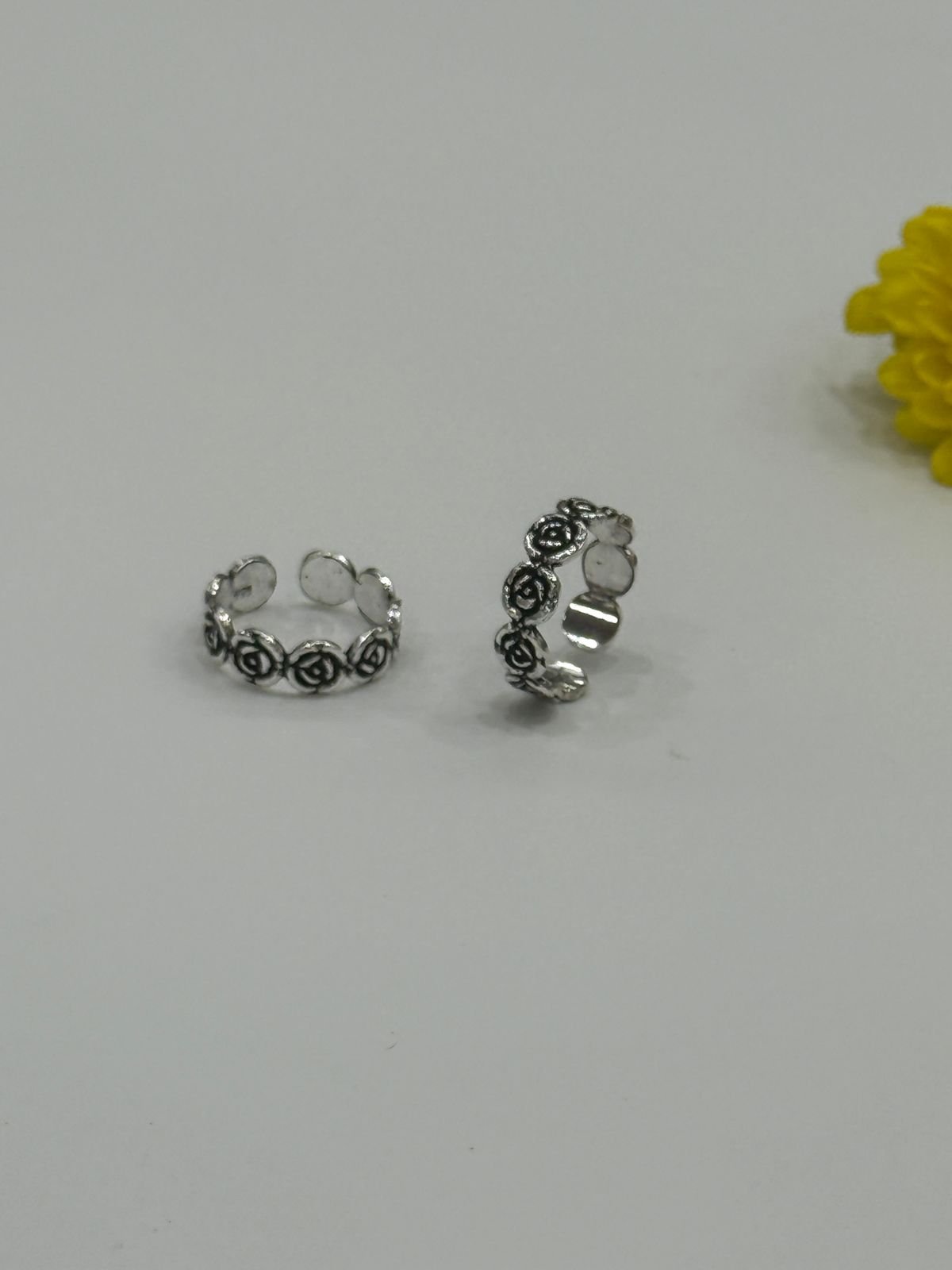 92.5 Silver Eternity Rose Flower Stackable Antique Toe Ring 
